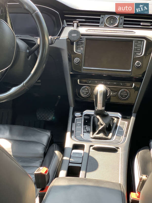 Универсал Volkswagen Passat 2015 в Калуше