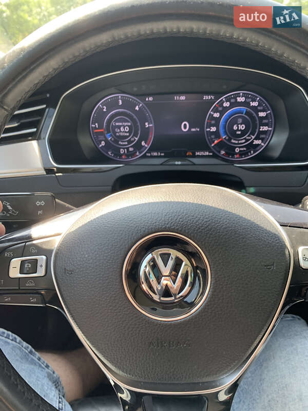Универсал Volkswagen Passat 2015 в Калуше