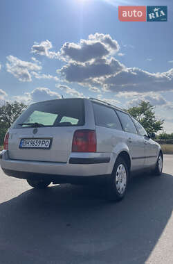 Универсал Volkswagen Passat 2000 в 