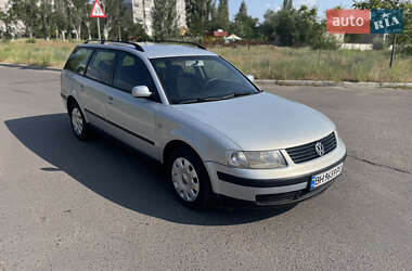 Универсал Volkswagen Passat 2000 в 