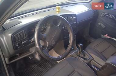 Седан Volkswagen Passat 1994 в Умани