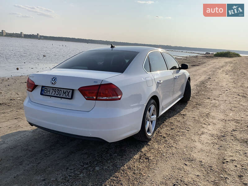 Седан Volkswagen Passat 2013 в Одесі