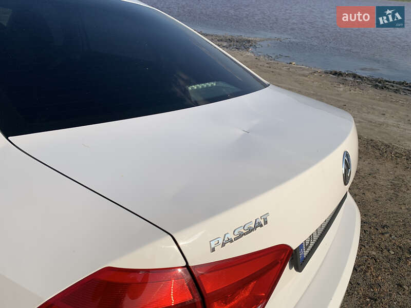 Седан Volkswagen Passat 2013 в Одесі