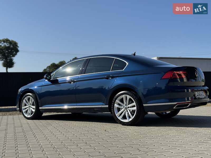 Седан Volkswagen Passat 2020 в Стрию