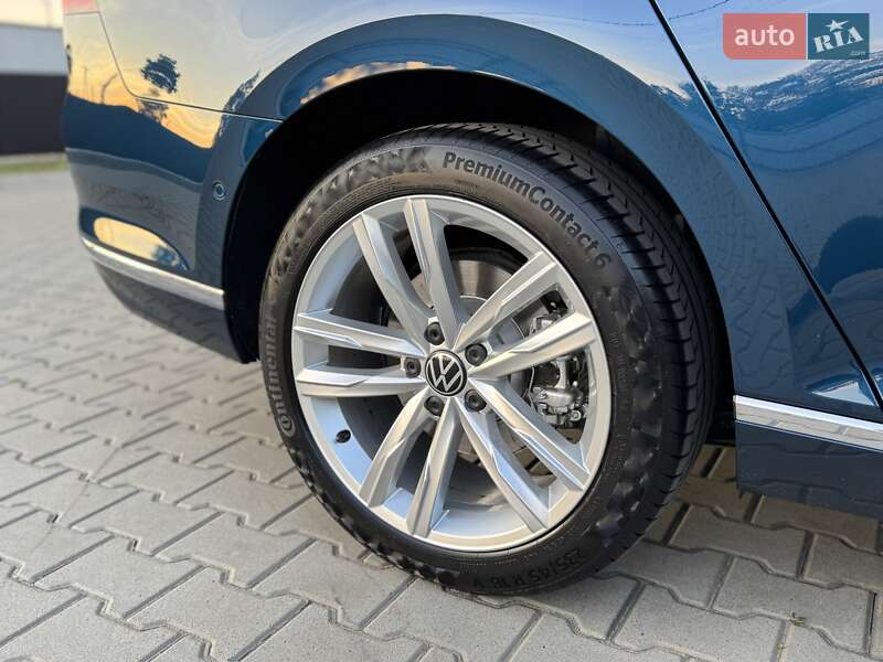 Седан Volkswagen Passat 2020 в Стрию