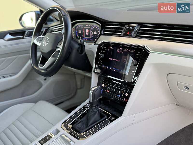 Седан Volkswagen Passat 2020 в Стрию