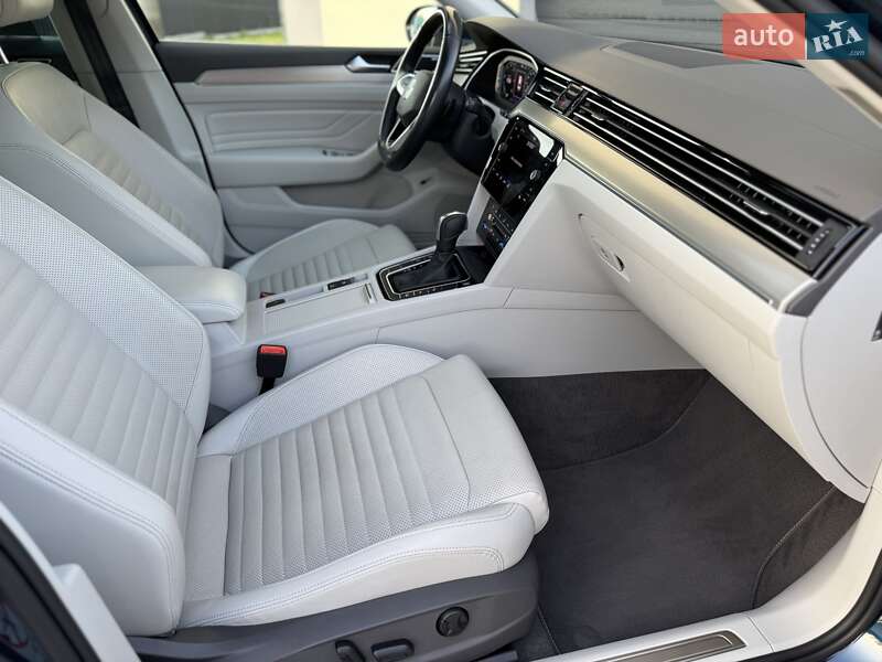 Седан Volkswagen Passat 2020 в Стрию