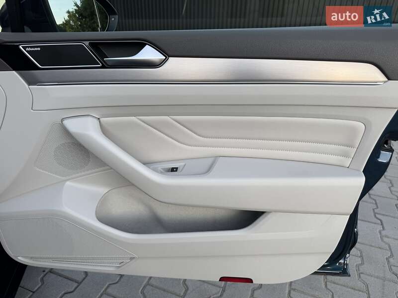 Седан Volkswagen Passat 2020 в Стрию