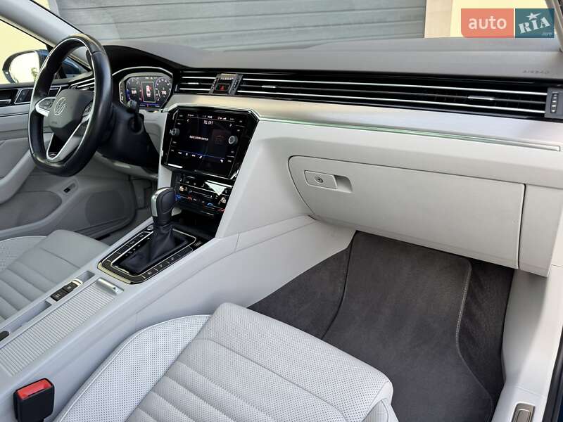 Седан Volkswagen Passat 2020 в Стрию
