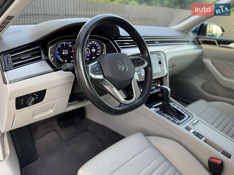 Седан Volkswagen Passat 2020 в Стрию