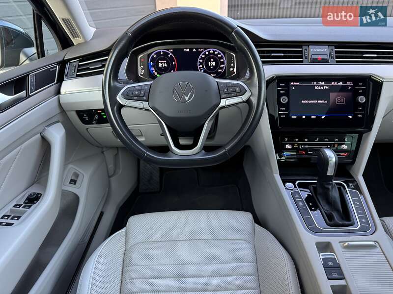 Седан Volkswagen Passat 2020 в Стрию