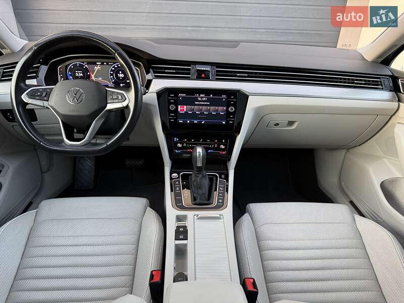 Седан Volkswagen Passat 2020 в Стрию