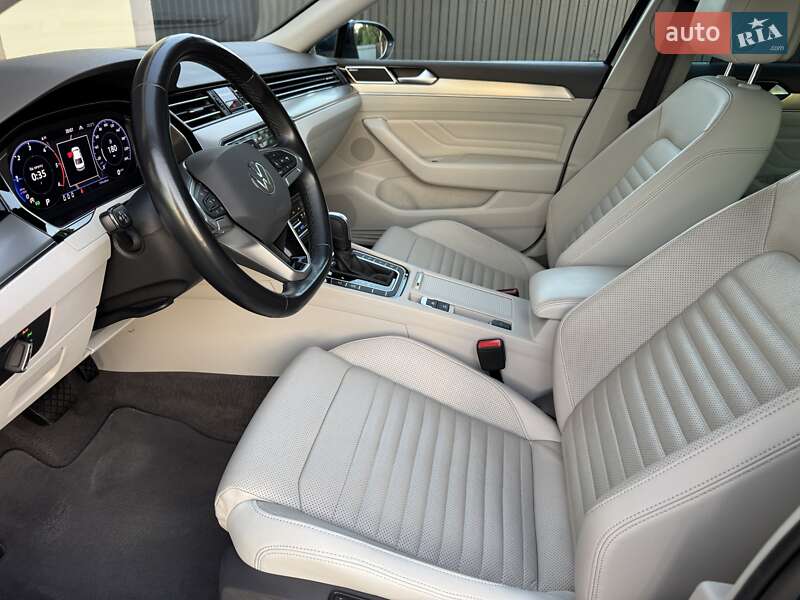 Седан Volkswagen Passat 2020 в Стрию