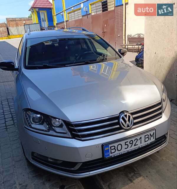 Універсал Volkswagen Passat 2014 в Тернополі