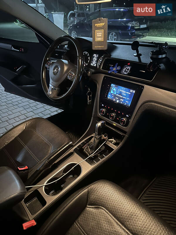 Седан Volkswagen Passat 2014 в Білгороді-Дністровському