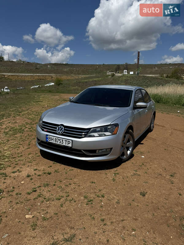 Седан Volkswagen Passat 2013 в Одесі