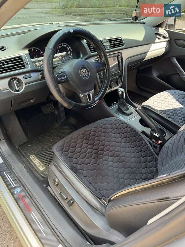Седан Volkswagen Passat 2013 в Одесі
