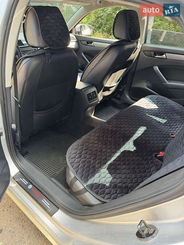 Седан Volkswagen Passat 2013 в Одесі