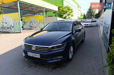 Седан Volkswagen Passat 2016 в Черкассах