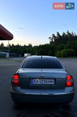 Седан Volkswagen Passat 2003 в 