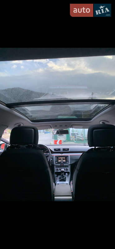 Универсал Volkswagen Passat 2012 в Ивано-Франковске