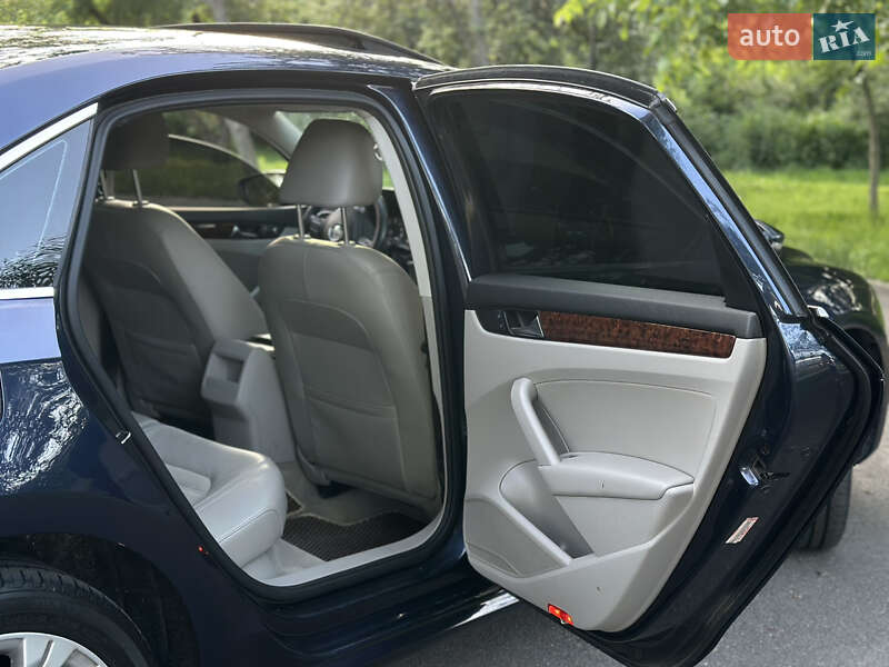 Седан Volkswagen Passat 2012 в Киеве