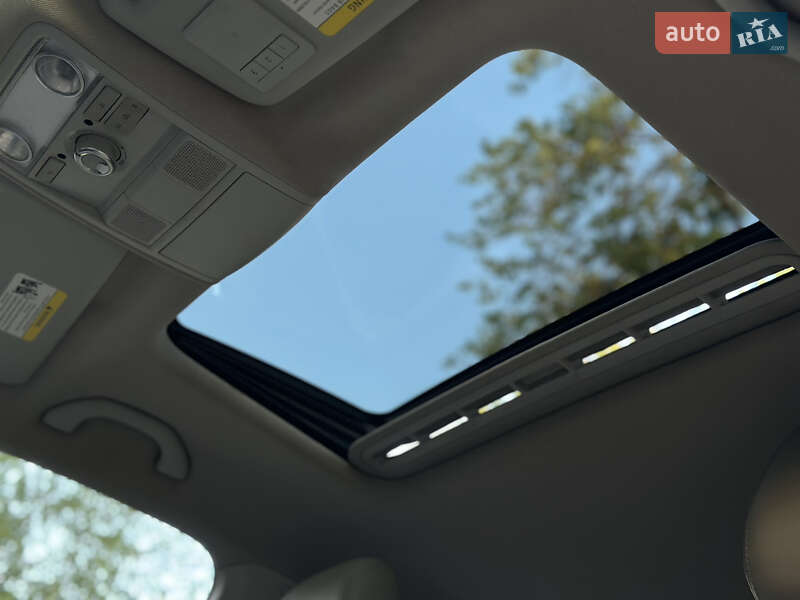 Седан Volkswagen Passat 2012 в Киеве
