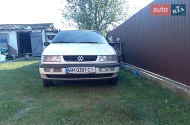 Седан Volkswagen Passat 1995 в Киеве