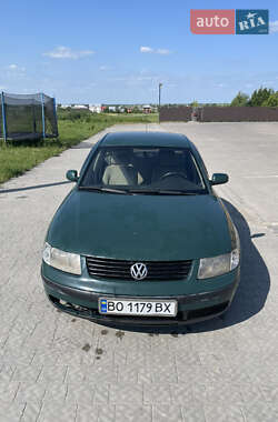 Седан Volkswagen Passat 1998 в Копычинце