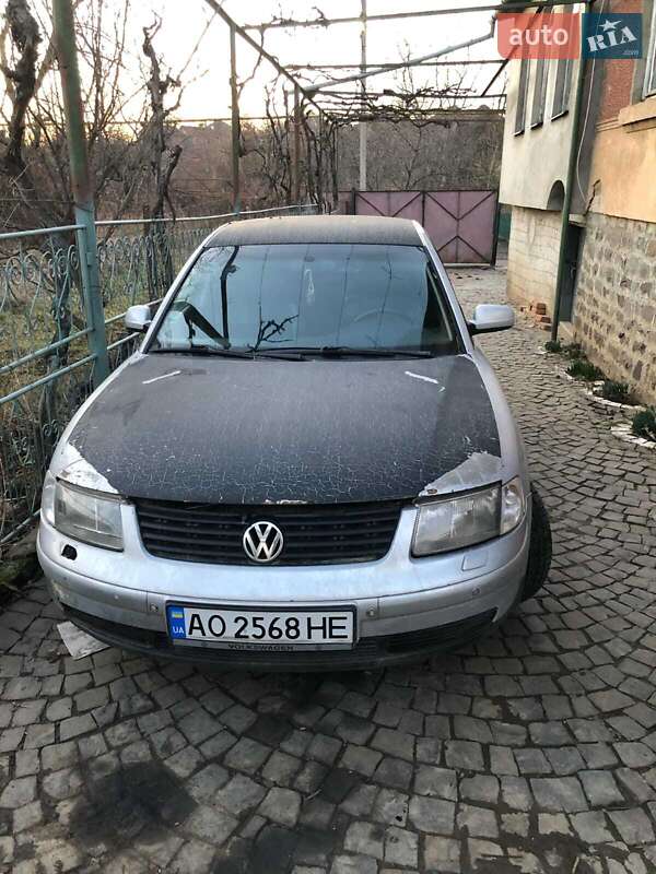 Седан Volkswagen Passat 1999 в Мукачево