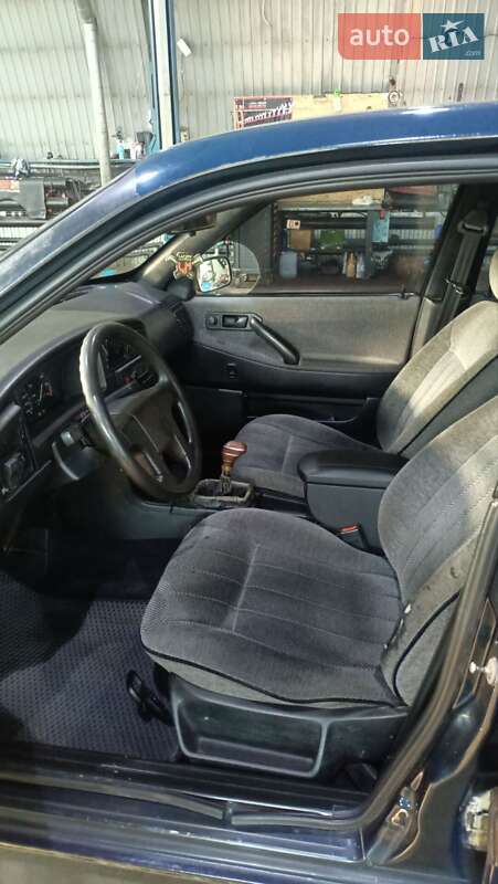 Седан Volkswagen Passat 1990 в Чернігові
