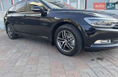 Универсал Volkswagen Passat 2017 в Снятине