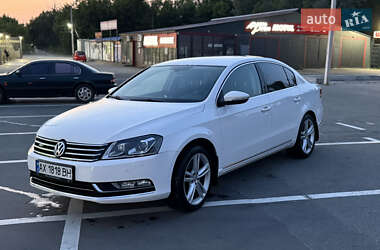 Седан Volkswagen Passat 2012 в Ирпене