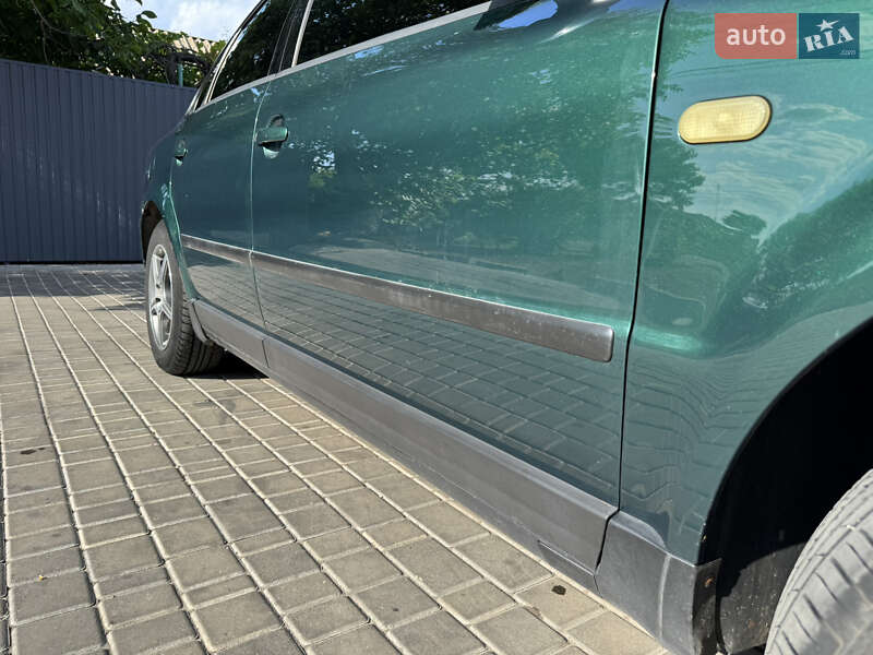 Седан Volkswagen Passat 2000 в Одессе