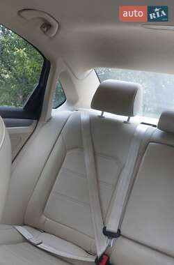 Седан Volkswagen Passat 2015 в 