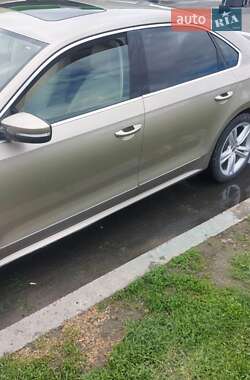 Седан Volkswagen Passat 2015 в 