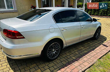 Седан Volkswagen Passat 2011 в 