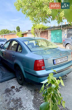 Седан Volkswagen Passat 1998 в 