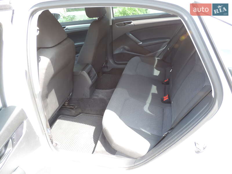 Седан Volkswagen Passat 2016 в Фастове