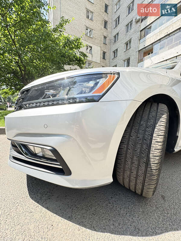 Седан Volkswagen Passat 2018 в Львові