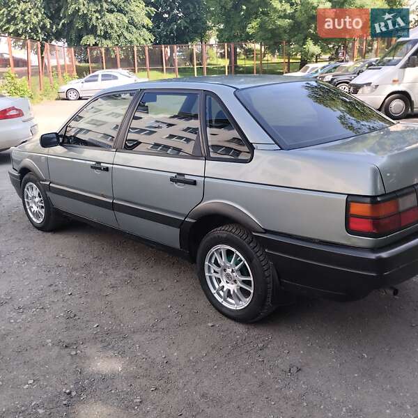Седан Volkswagen Passat 1988 в Тернополе