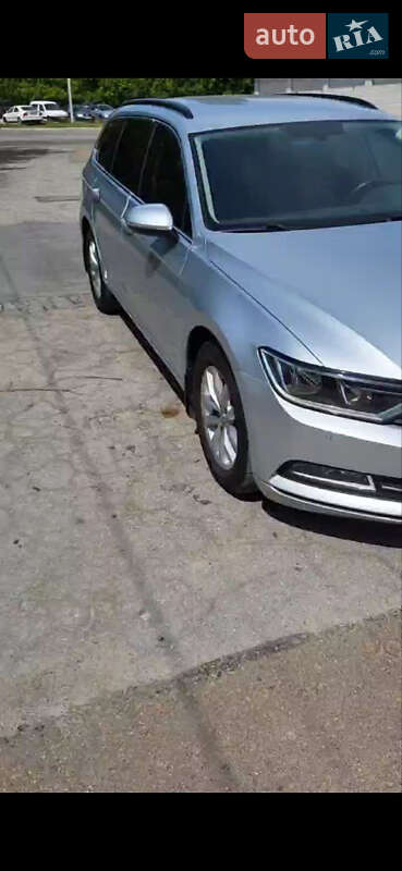 Универсал Volkswagen Passat 2016 в Житомире