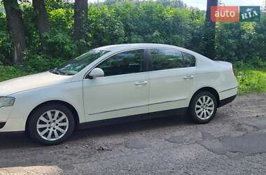 Седан Volkswagen Passat 2005 в Калиновке