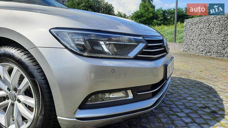 Седан Volkswagen Passat 2015 в Львові