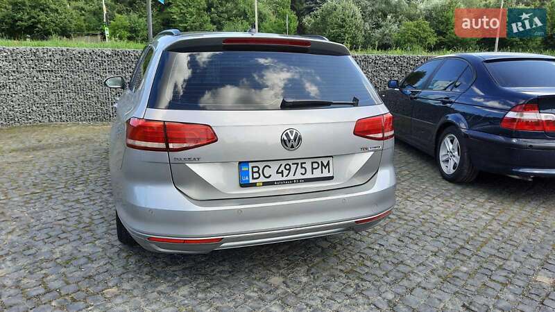 Седан Volkswagen Passat 2015 в Львові