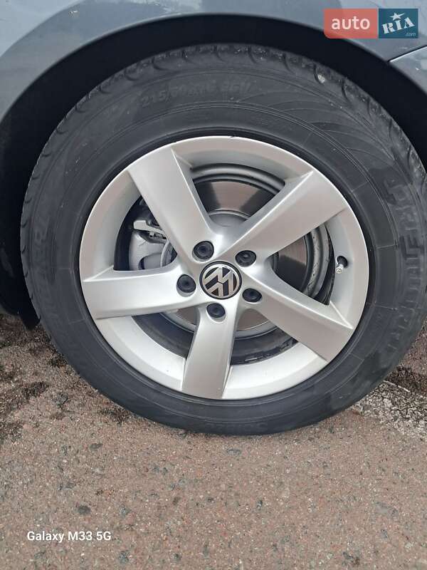 Универсал Volkswagen Passat 2011 в Черновцах