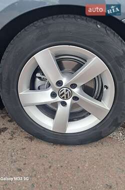 Универсал Volkswagen Passat 2011 в 