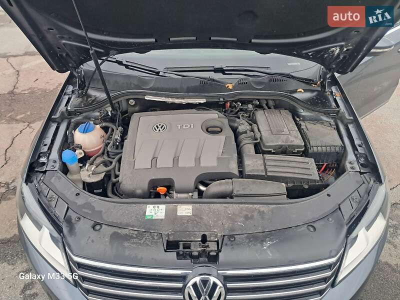 Универсал Volkswagen Passat 2011 в Черновцах