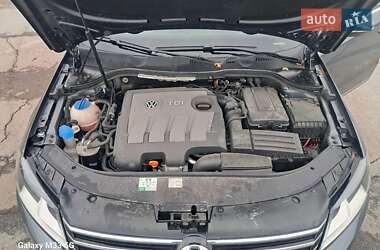 Универсал Volkswagen Passat 2011 в 