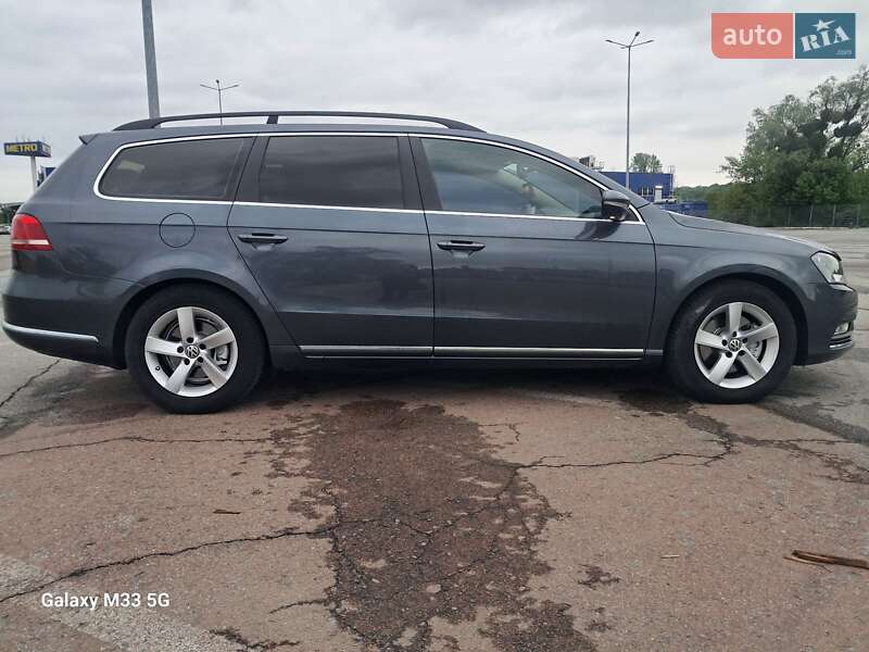 Универсал Volkswagen Passat 2011 в Черновцах